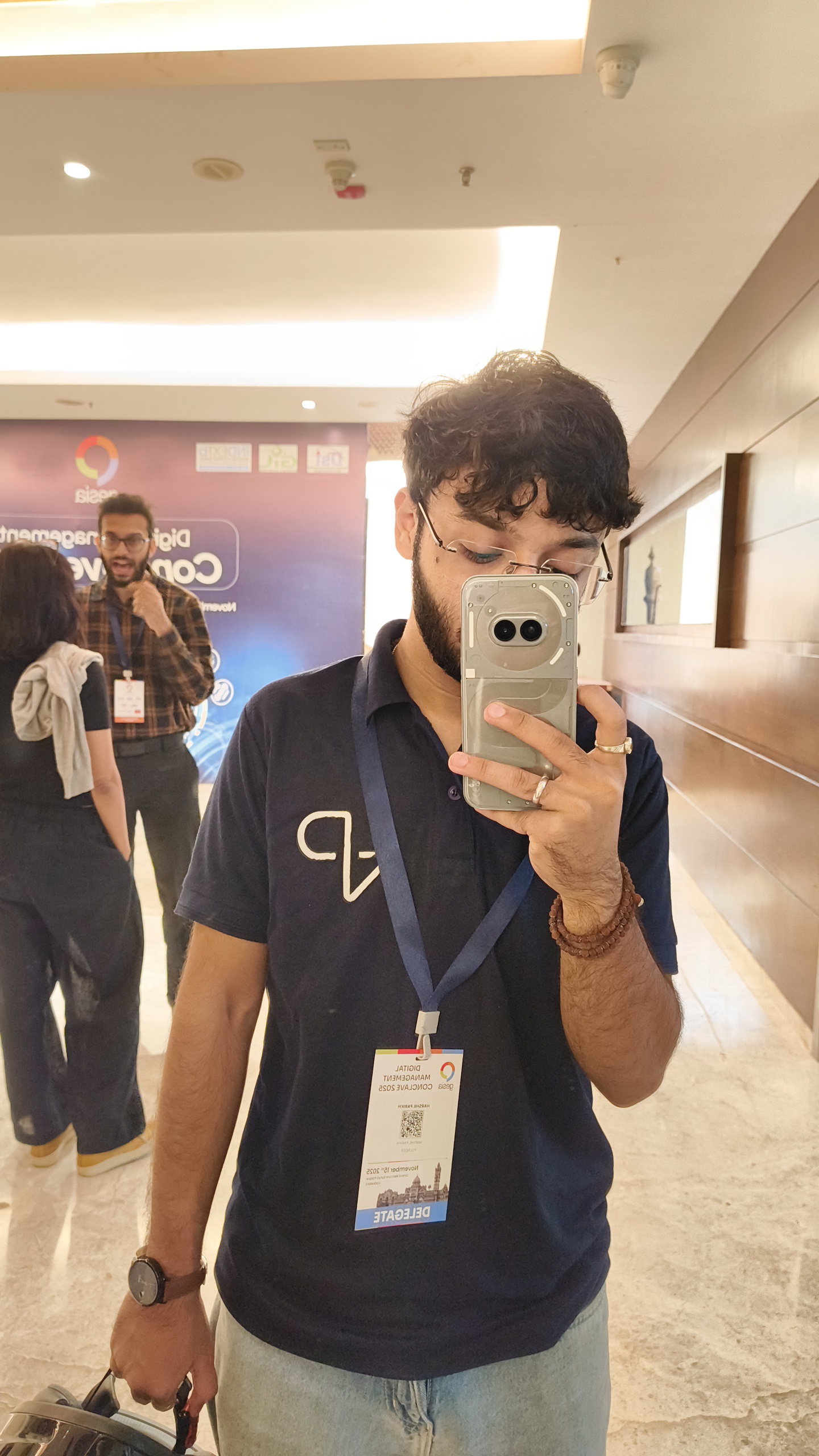 Moment Delegate Mirror Selfie